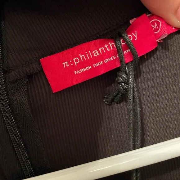 N: Philanthropy Catello Top-New With Tags - Picture 3 of 4